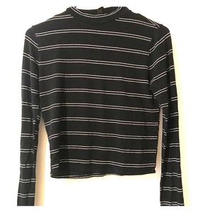 Black and White F21 Top